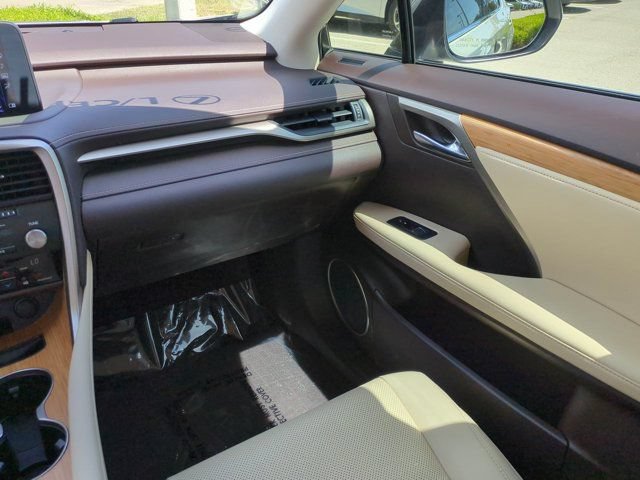 Certified 2020 Lexus RX 350L Premium w/ Premium Package AWD/4WD image 16