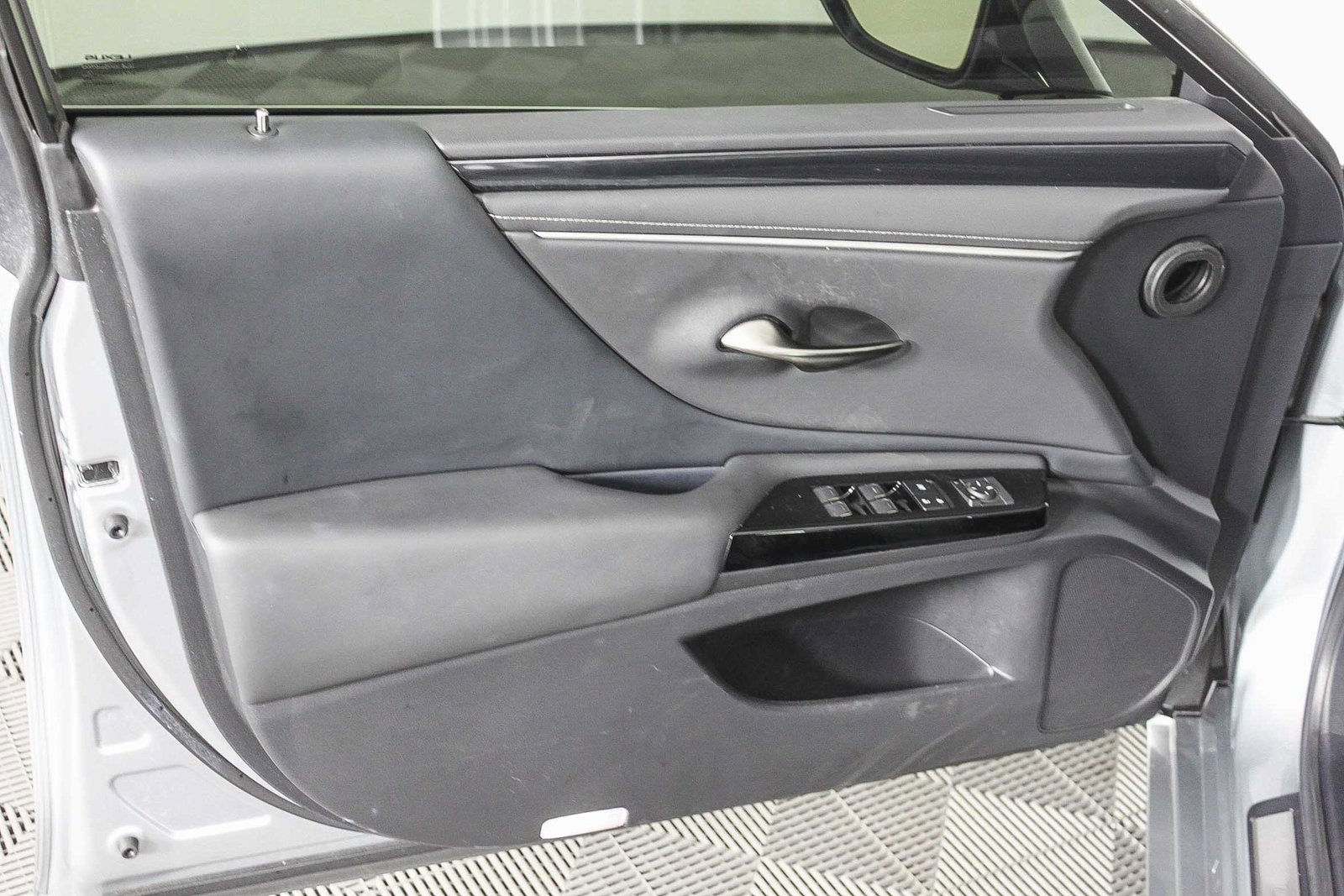 Used 2025 Lexus ES 350 image 21