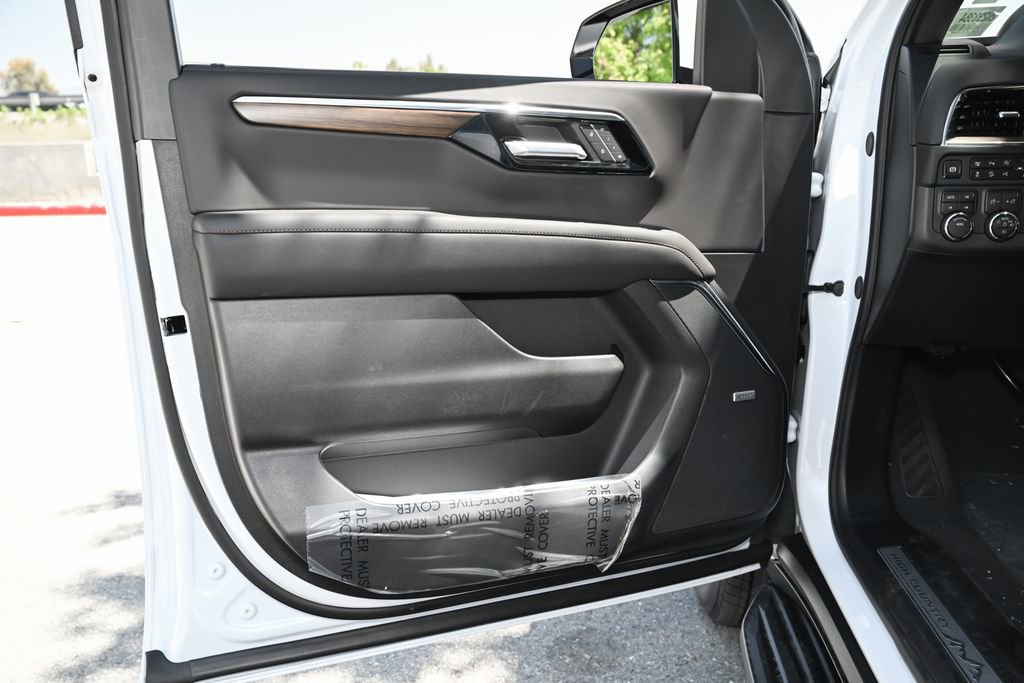 New 2026 Chevrolet Suburban High Country w/ Sun And Tow Package AWD/4WD image 18