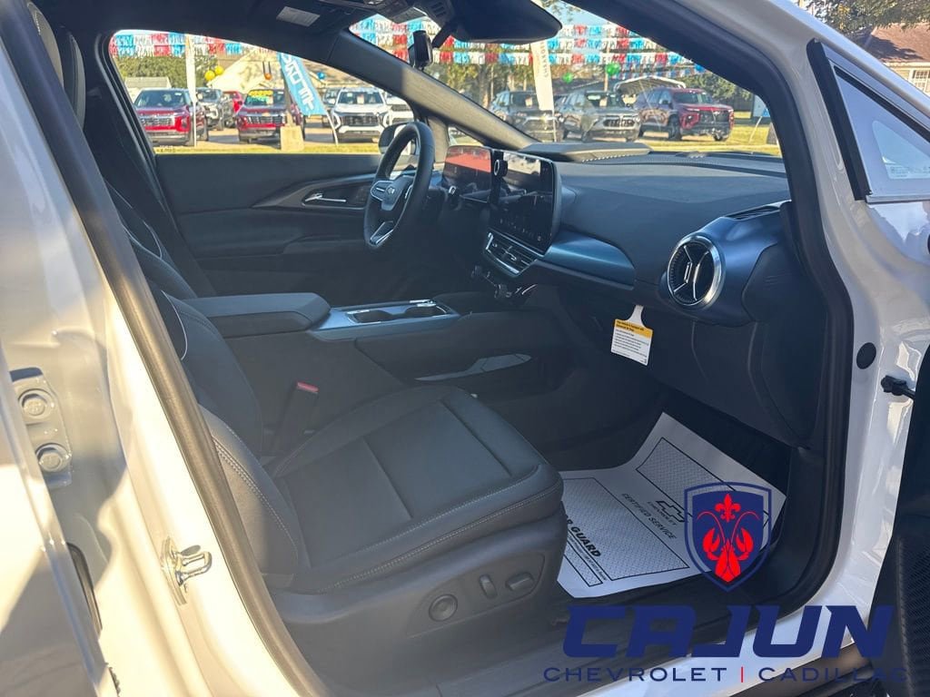 New 2026 Chevrolet Equinox EV LT w/ Convenience Package II AWD/4WD image 18