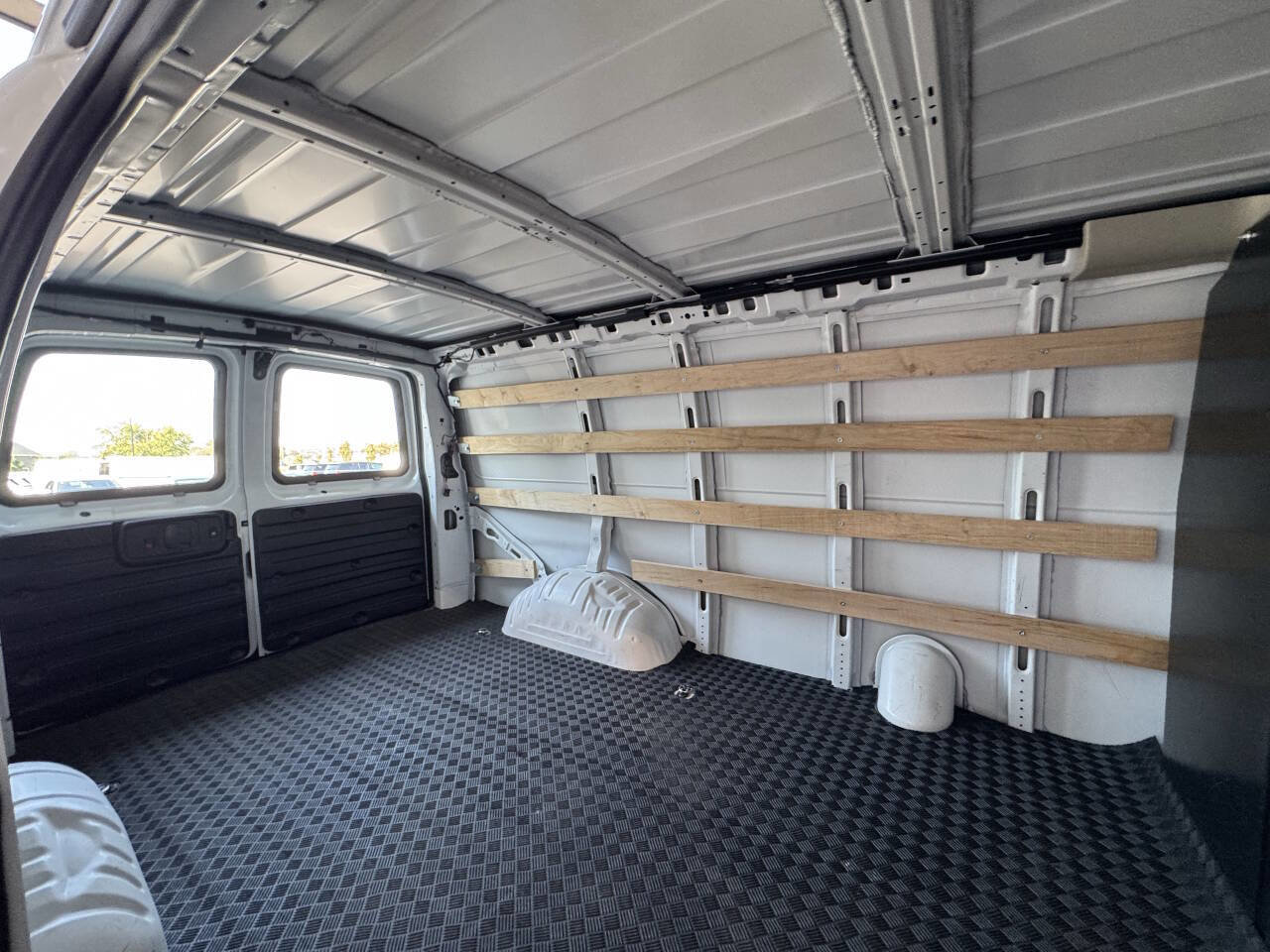 Used 2023 GMC Savana 2500 w/ Driver Convenience Package image 23