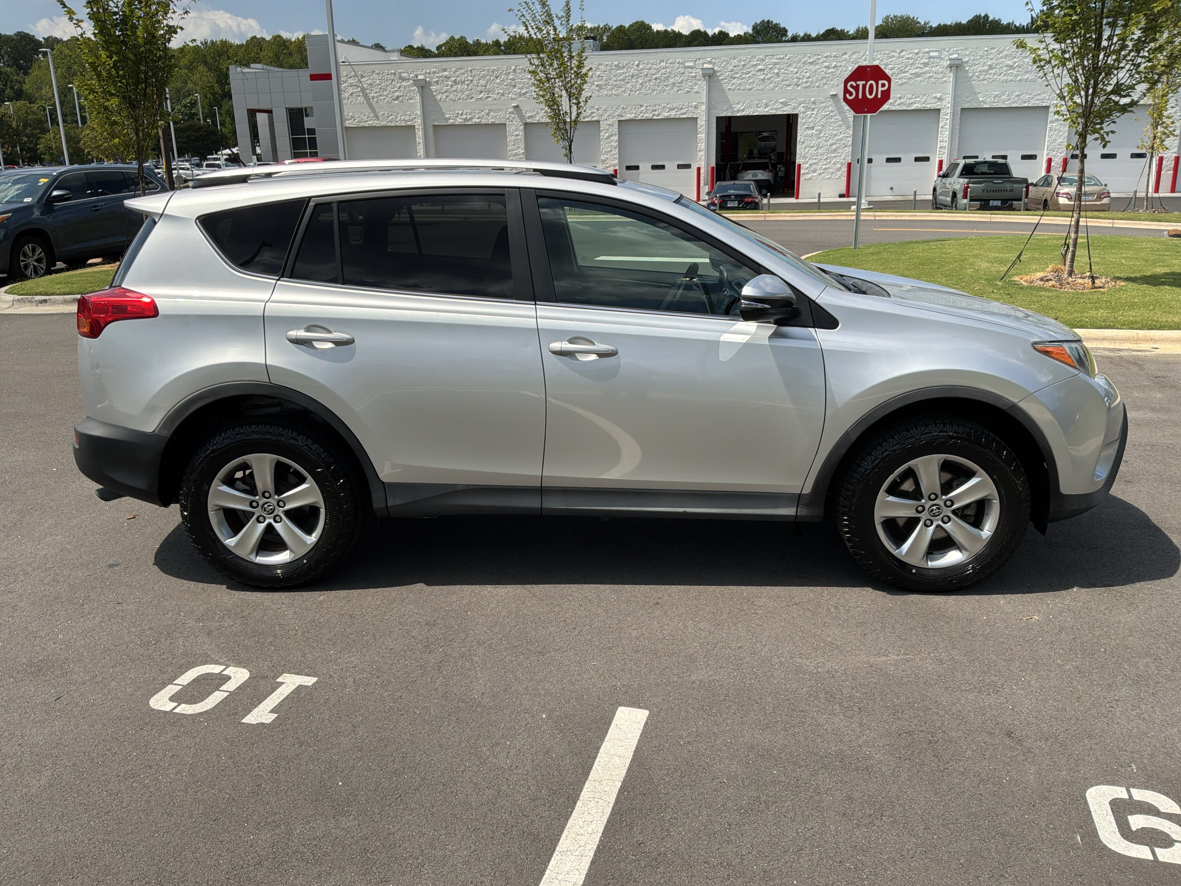 Used 2015 Toyota RAV4 XLE FWD image 11