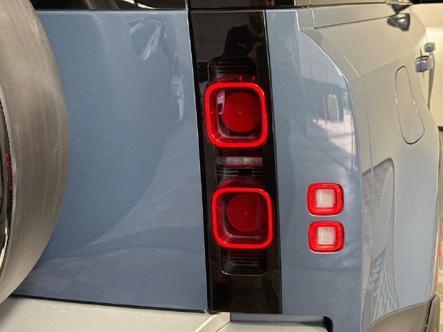 Used 2024 Land Rover Defender 110 S AWD/4WD image 33