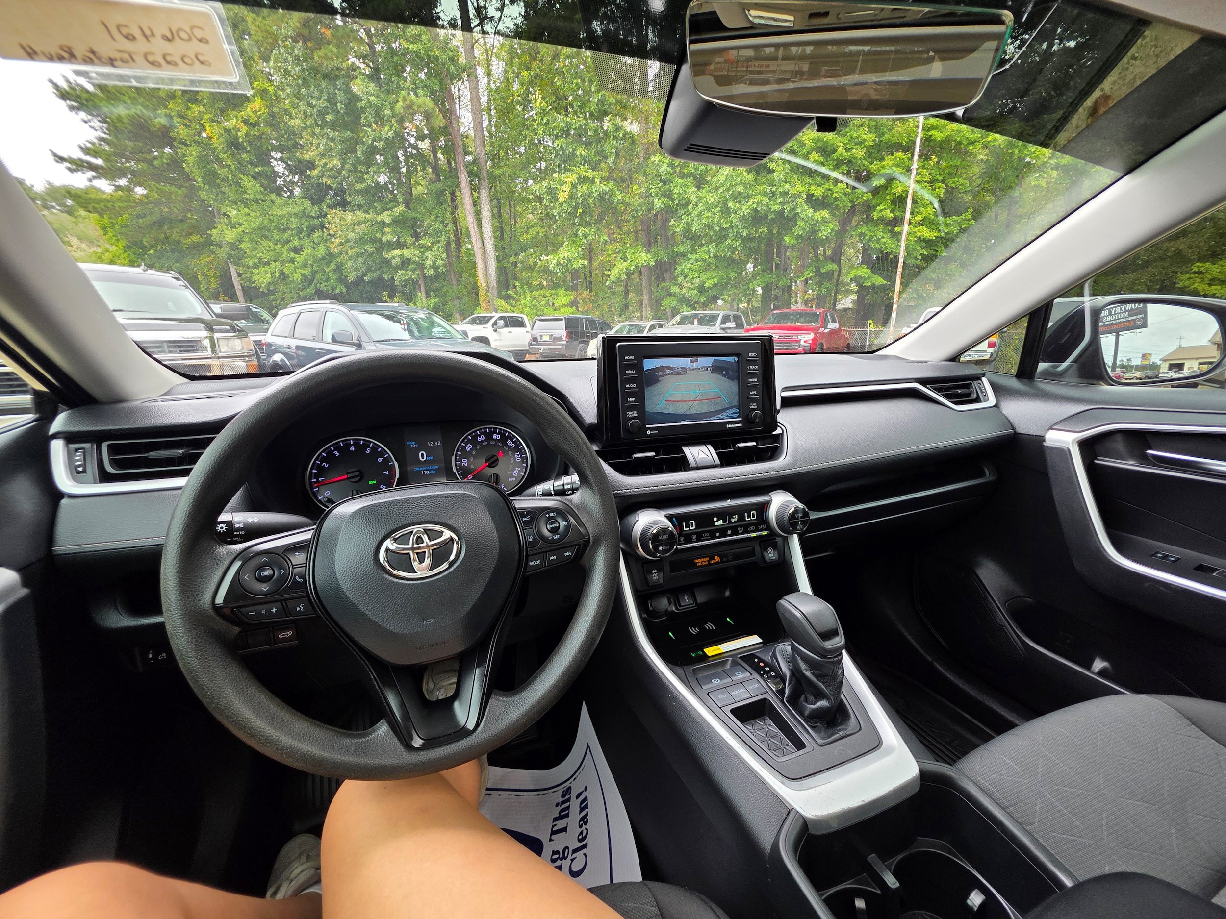 Used 2022 Toyota RAV4 XLE w/ Convenience Package FWD image 17