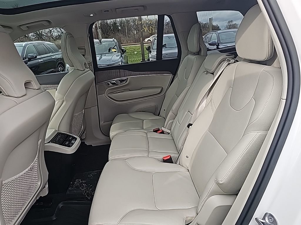 Used 2023 Volvo XC90 B6 Plus w/ Protection Package Premier image 11