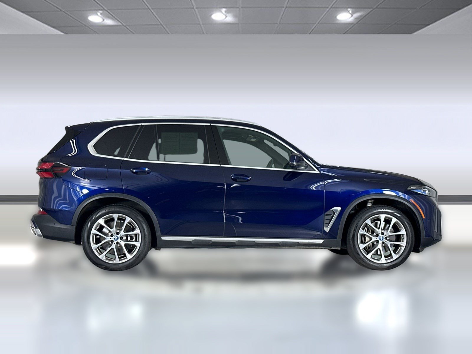 Used 2024 BMW X5 xDrive50e w/ Premium Package AWD/4WD image 7