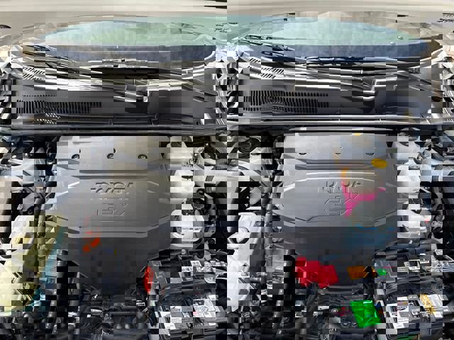 Used 2014 Toyota RAV4 EV FWD image 30