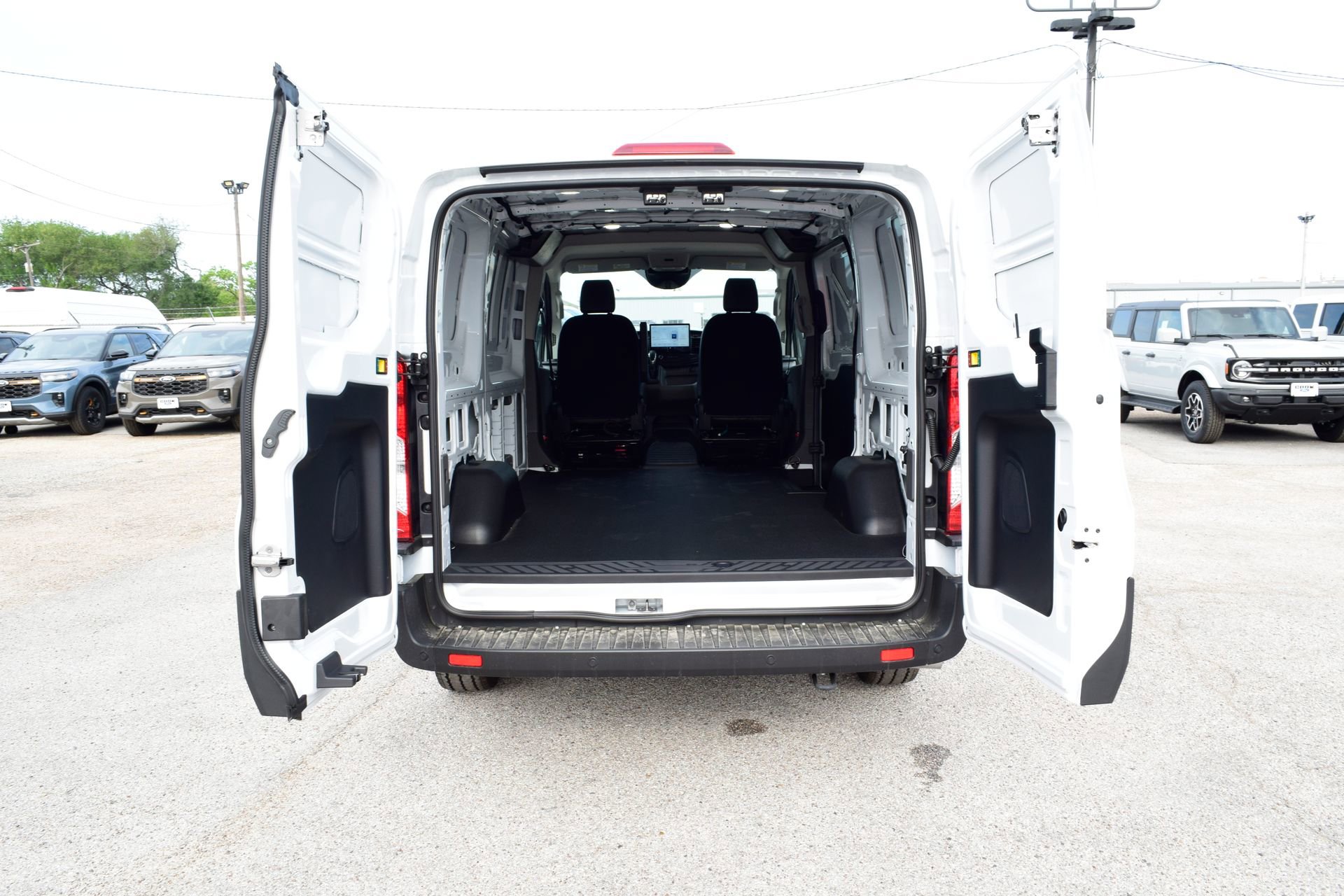 New 2026 Ford Transit 150 Low Roof RWD image 20