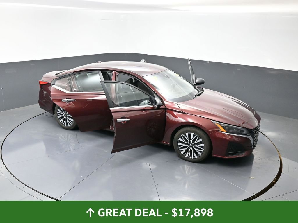 Used 2024 Nissan Altima 2.5 SV image 59