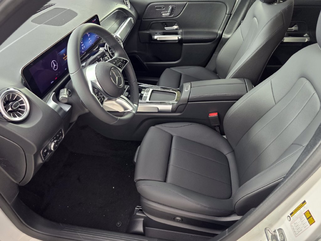 New 2026 Mercedes-Benz GLB 250 image 6