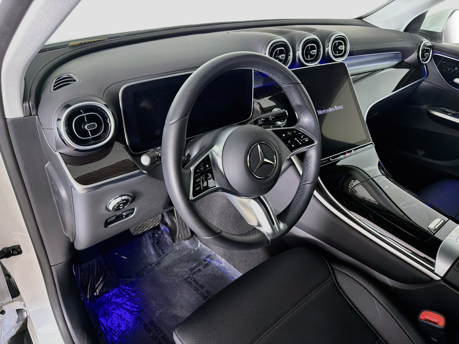 Used 2024 Mercedes-Benz GLC 300 4MATIC image 9