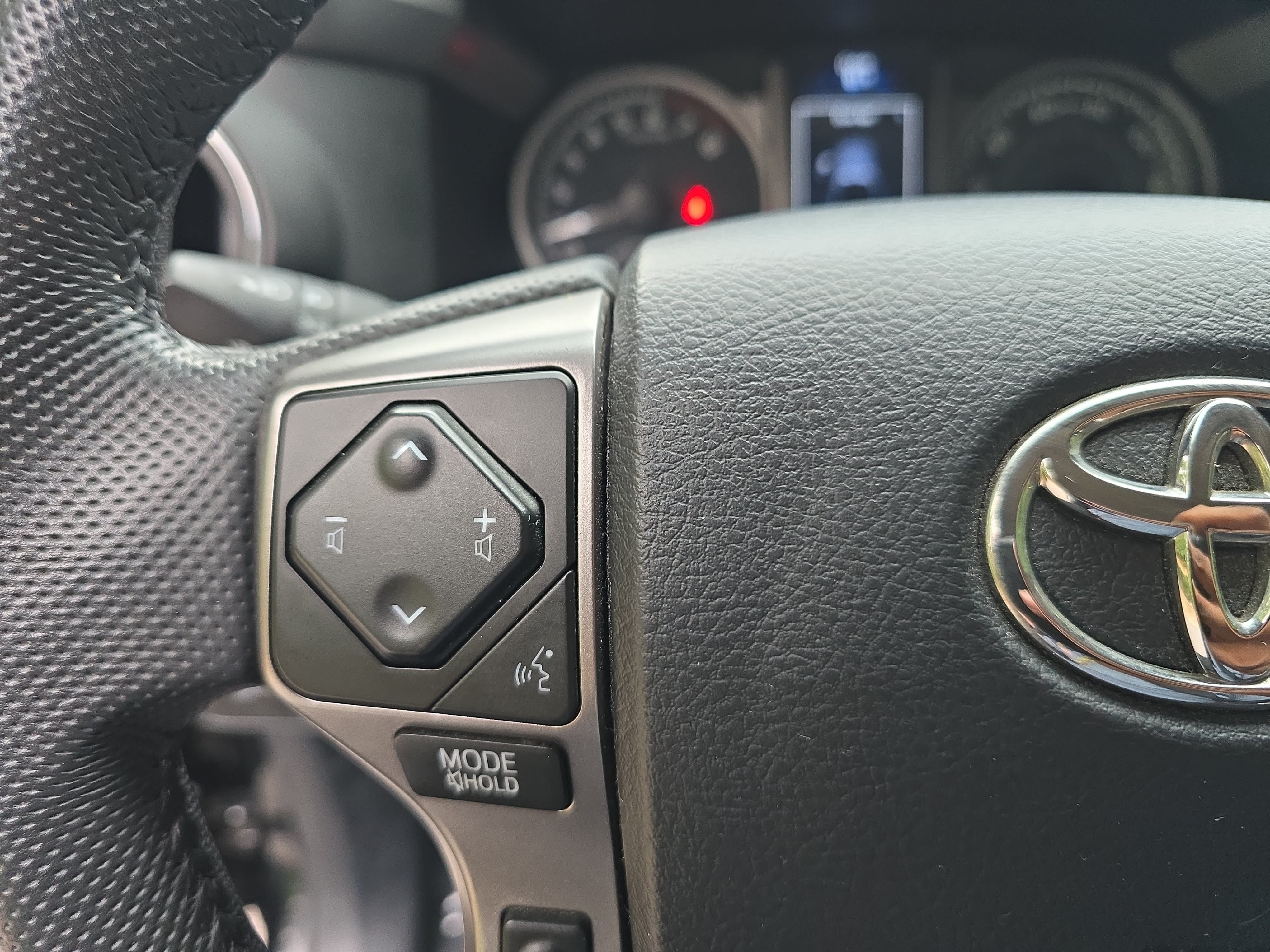 Used 2023 Toyota Tacoma SR5 w/ Technology Package AWD/4WD image 16