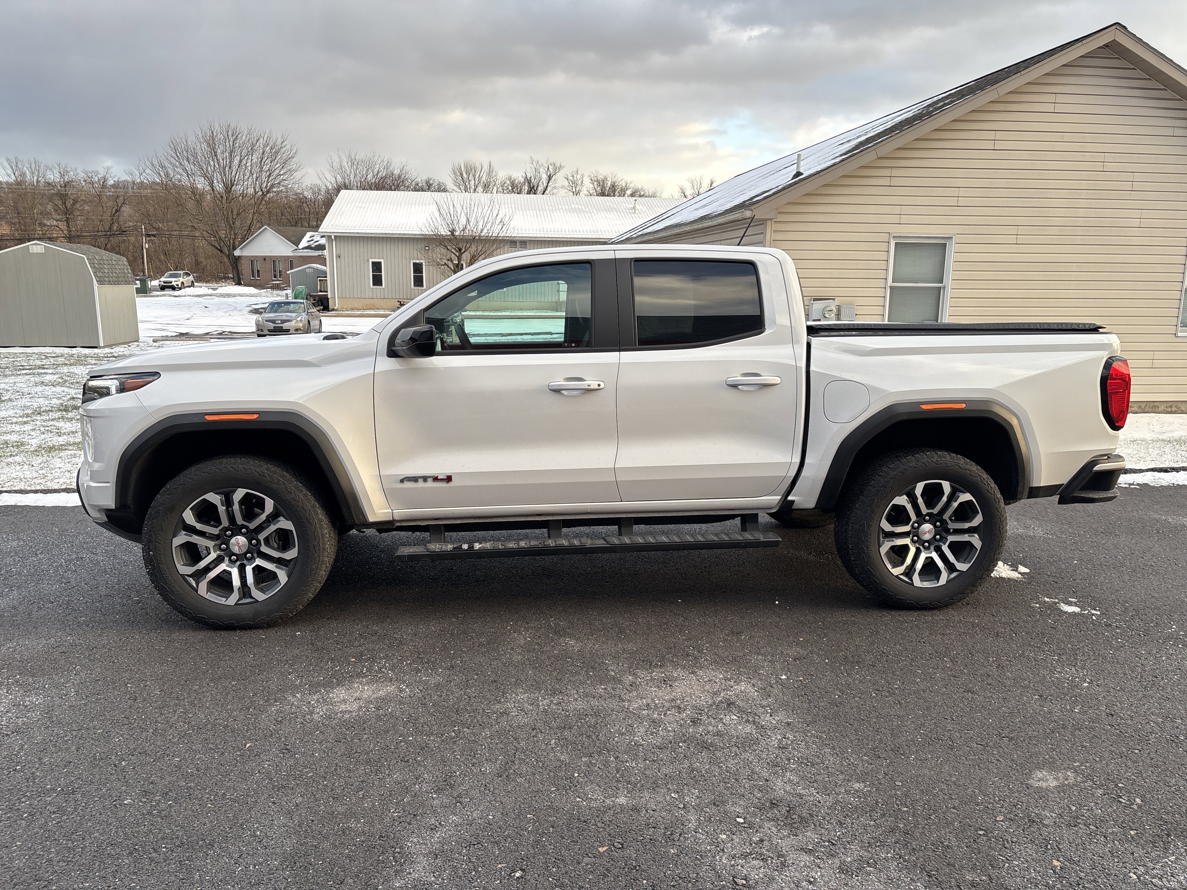 Used 2024 GMC Canyon AT4 image 6