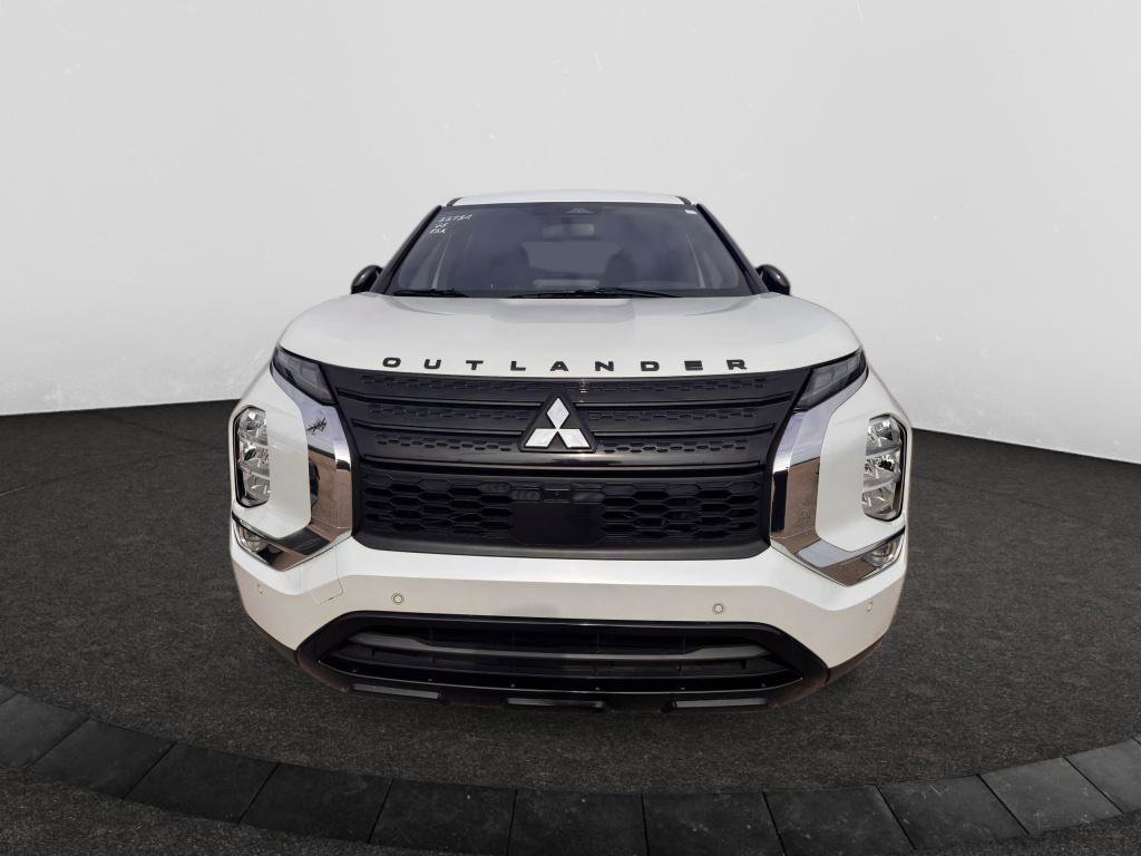 Used 2023 Mitsubishi Outlander SE Black Edition
