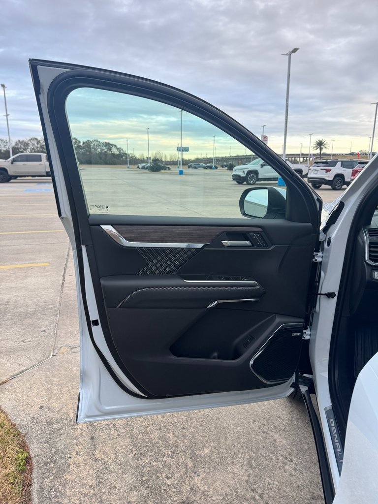 New 2026 GMC Acadia Denali w/ Super Cruise Package image 9