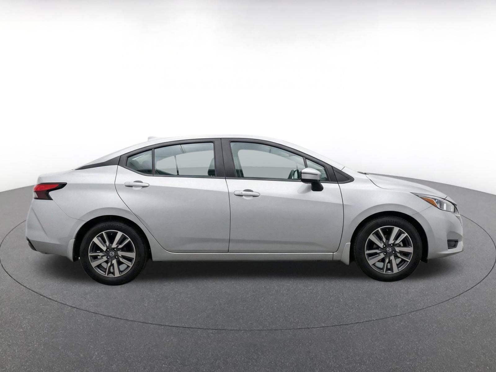 Used 2025 Nissan Versa SV FWD image 10
