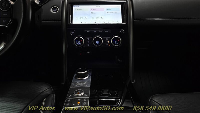 Used 2017 Land Rover Discovery First Edition AWD/4WD image 30