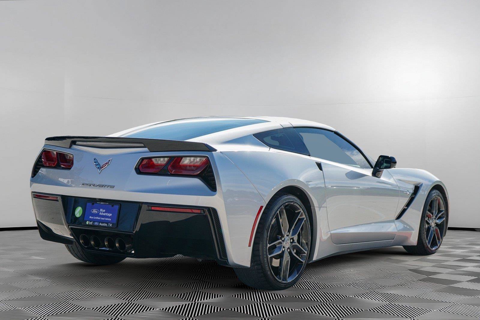Used 2018 Chevrolet Corvette Stingray Coupe w/ 3LT Preferred Equipment Group RWD image 4