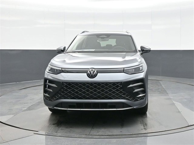 New 2026 Volkswagen Tiguan SE R-Line image 2