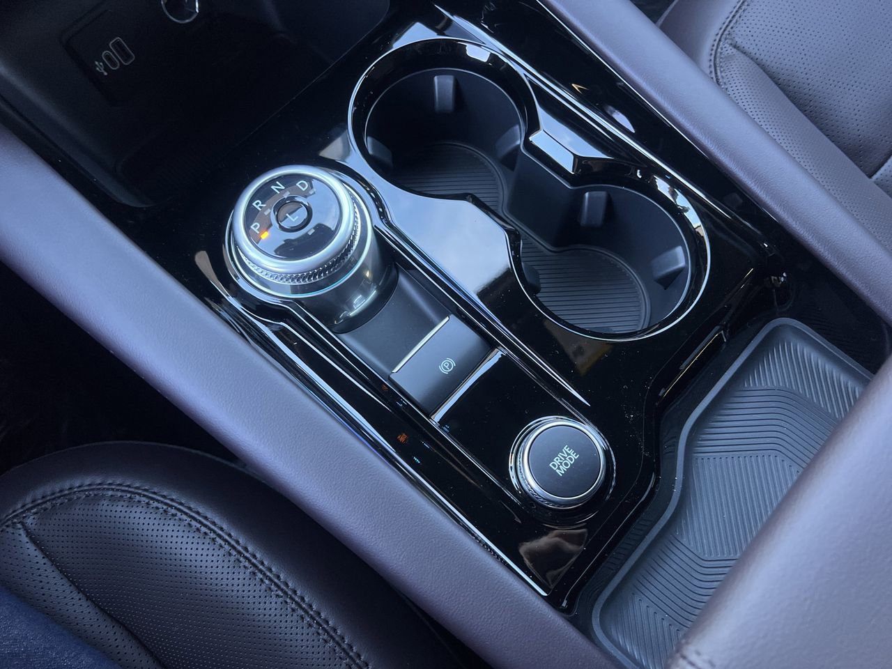 New 2026 Ford Explorer Platinum image 8