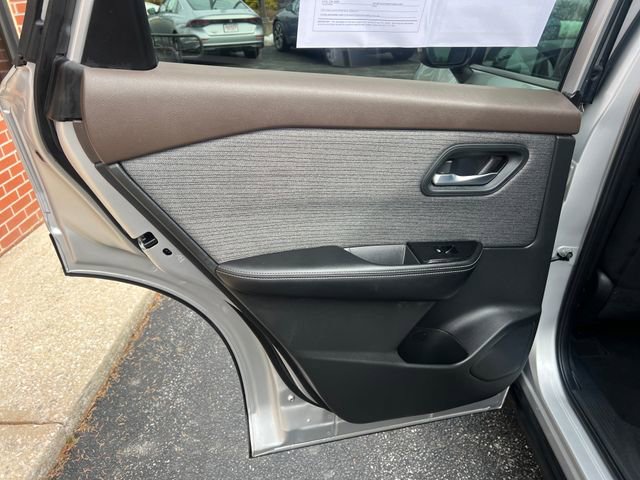 Used 2023 Nissan Rogue SV image 22