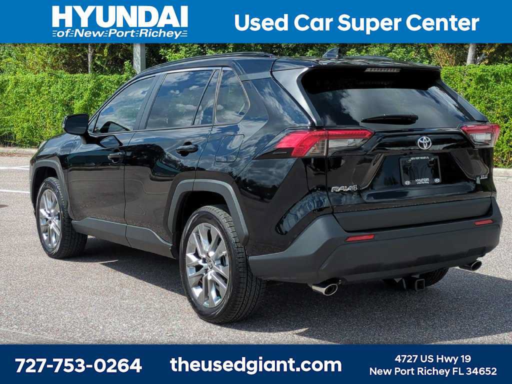 Used 2023 Toyota RAV4 XLE Premium FWD image 3