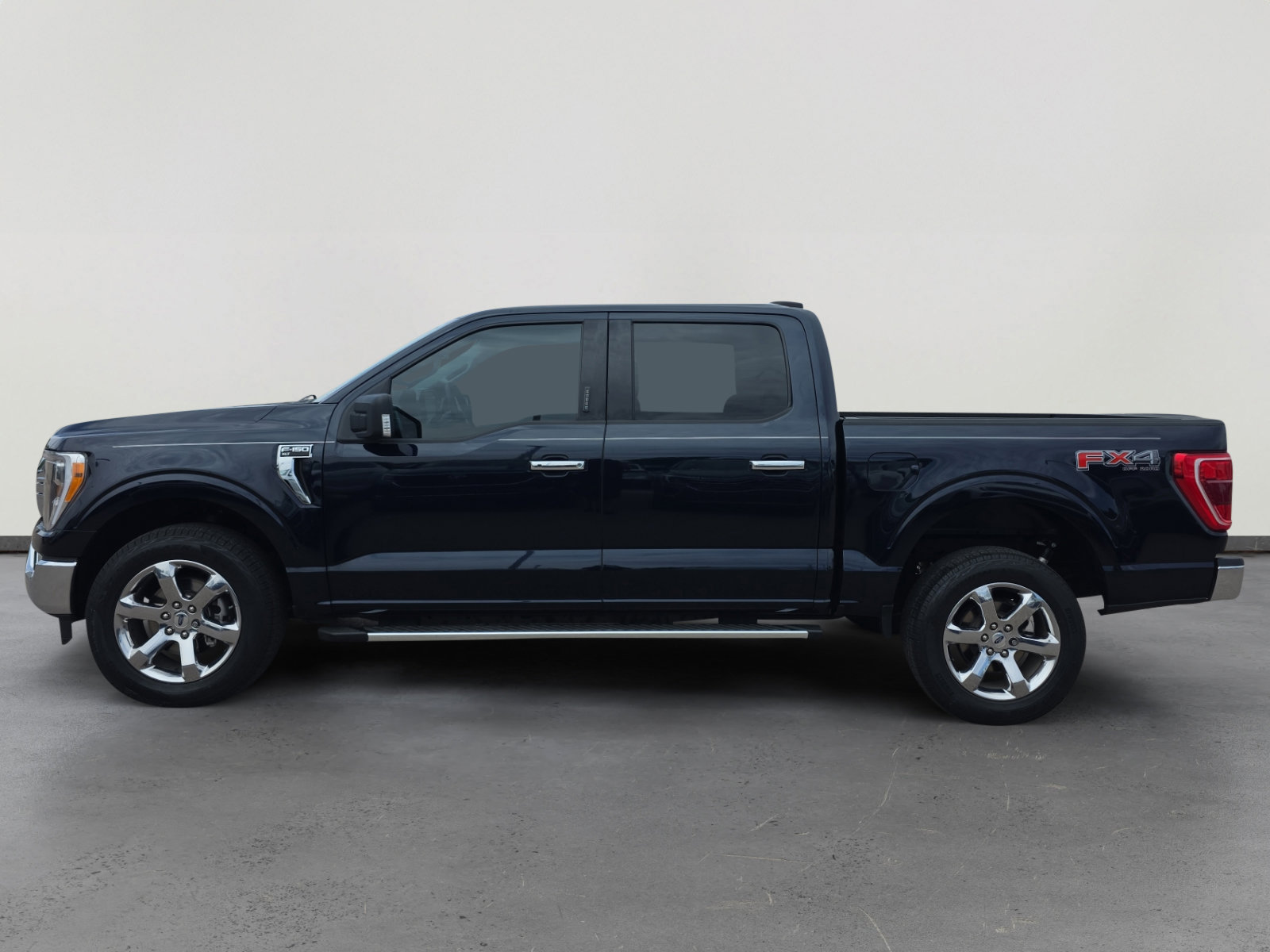 Used 2022 Ford F150 XLT w/ Equipment Group 302A High AWD/4WD image 2