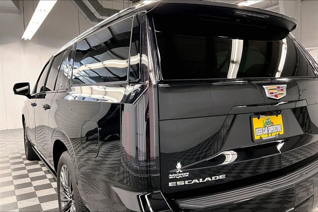 Used 2025 Cadillac Escalade ESV Sport Platinum AWD/4WD image 38