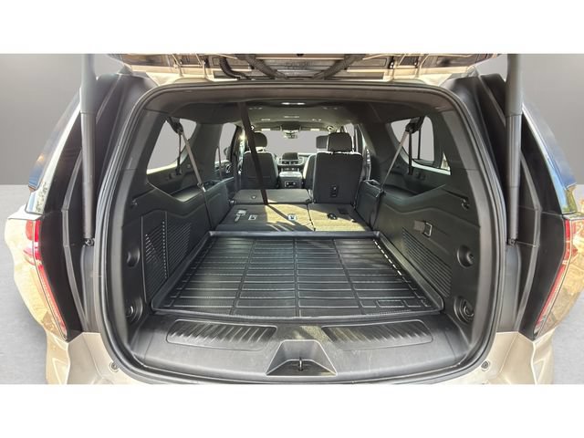 Used 2023 Chevrolet Suburban LT RWD image 34