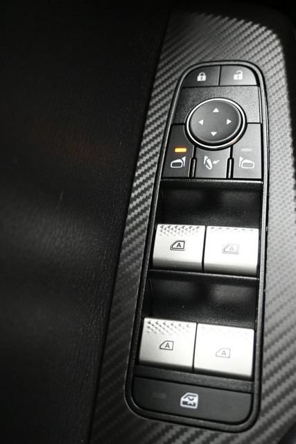 Used 2025 Mitsubishi Outlander SE FWD image 27