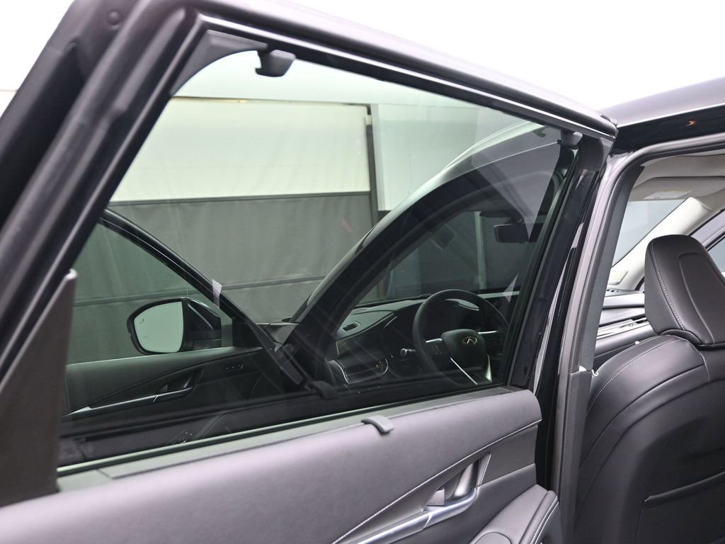 Certified 2025 INFINITI QX60 Luxe w/ Vision Package image 26