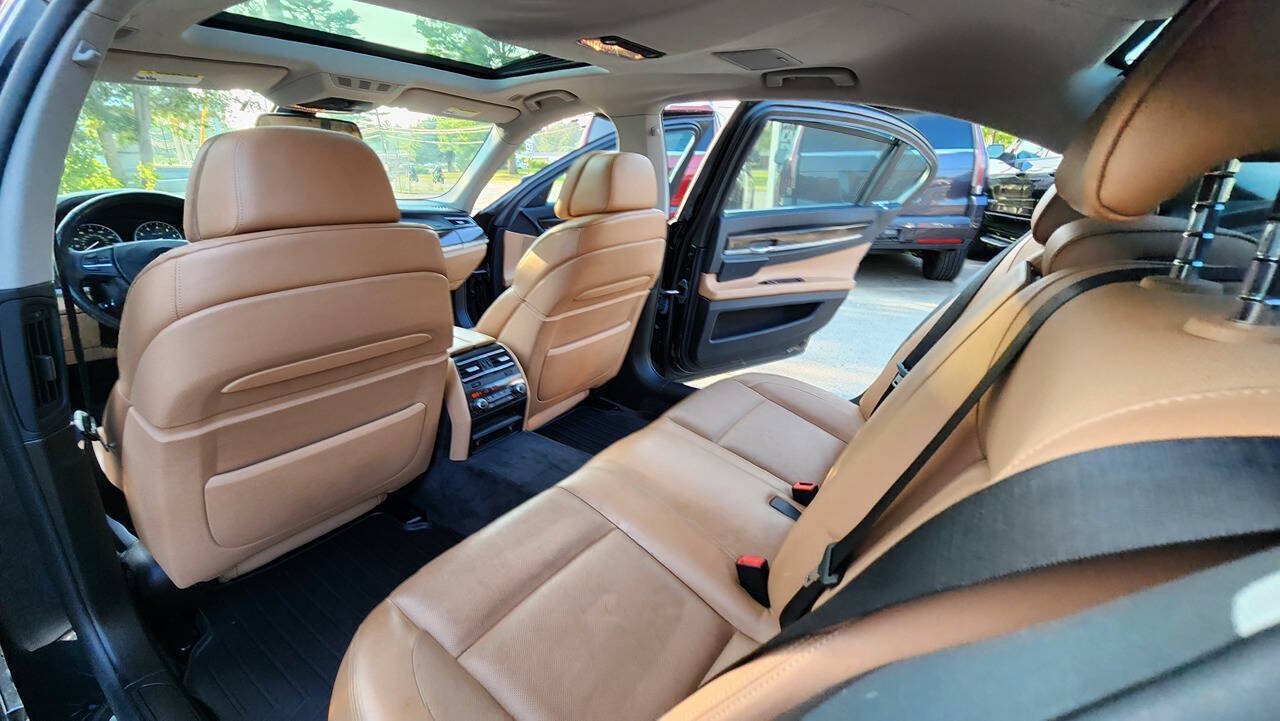 Used 2011 BMW 750Li xDrive AWD/4WD image 38