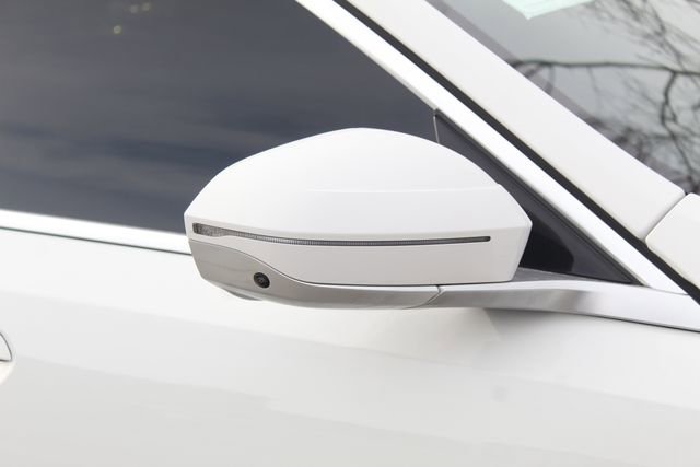 Used 2025 BMW i5 xDrive40 w/ Premium Package image 11