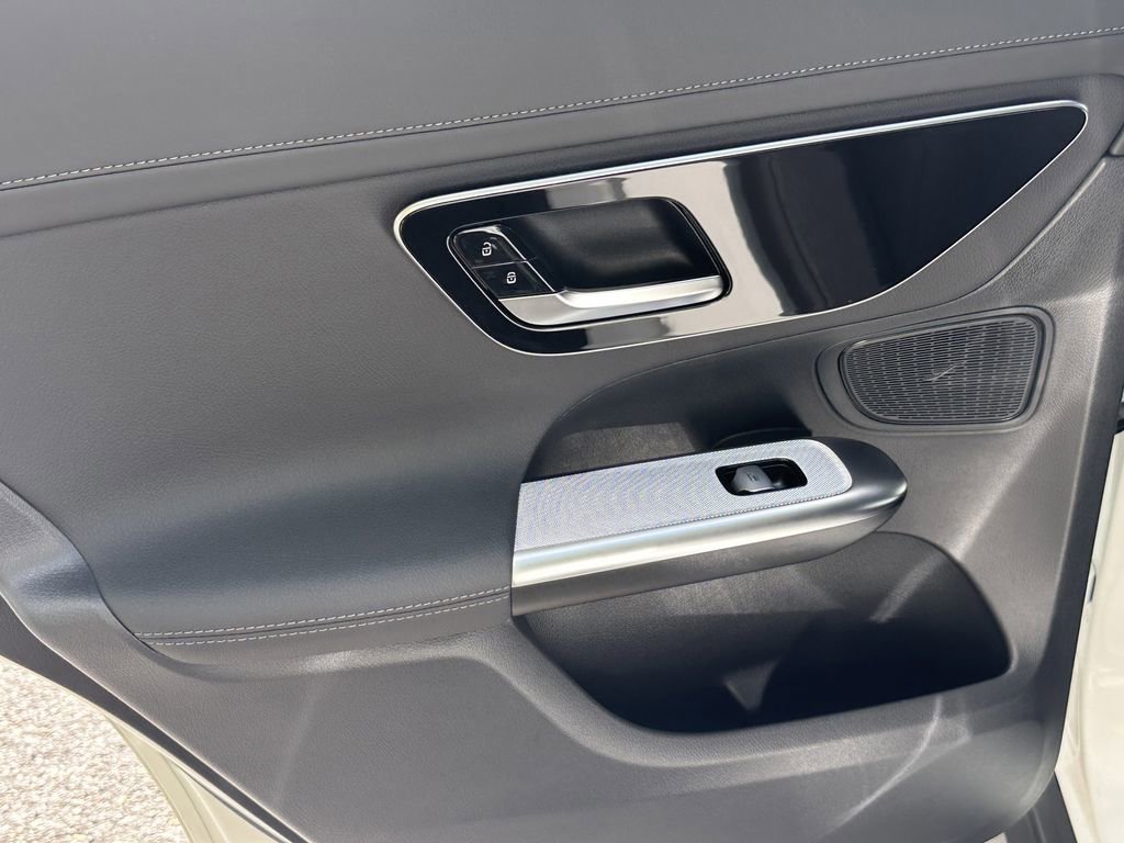 Certified 2025 Mercedes-Benz GLC 300 4MATIC image 25