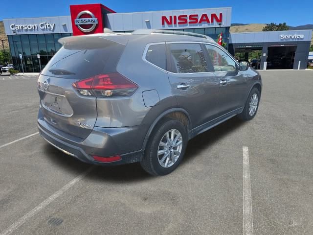 Used 2020 Nissan Rogue SV image 3