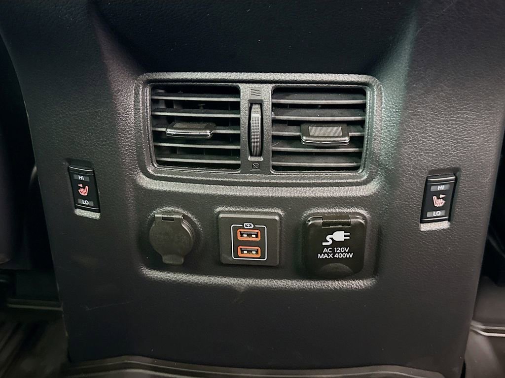 Used 2024 Nissan Titan PRO-4X w/ Pro-4x Convenience Package image 24