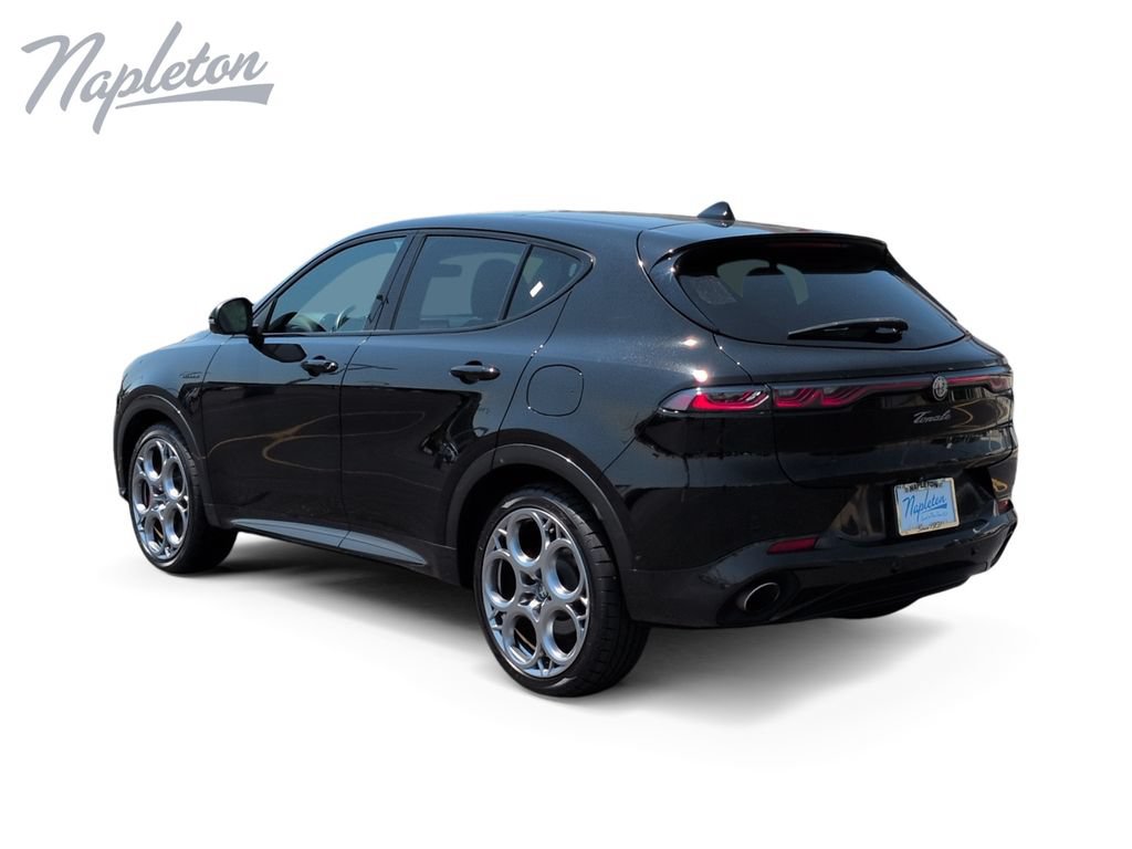 Used 2024 Alfa Romeo Tonale Veloce w/ Active Assist Package AWD/4WD image 3