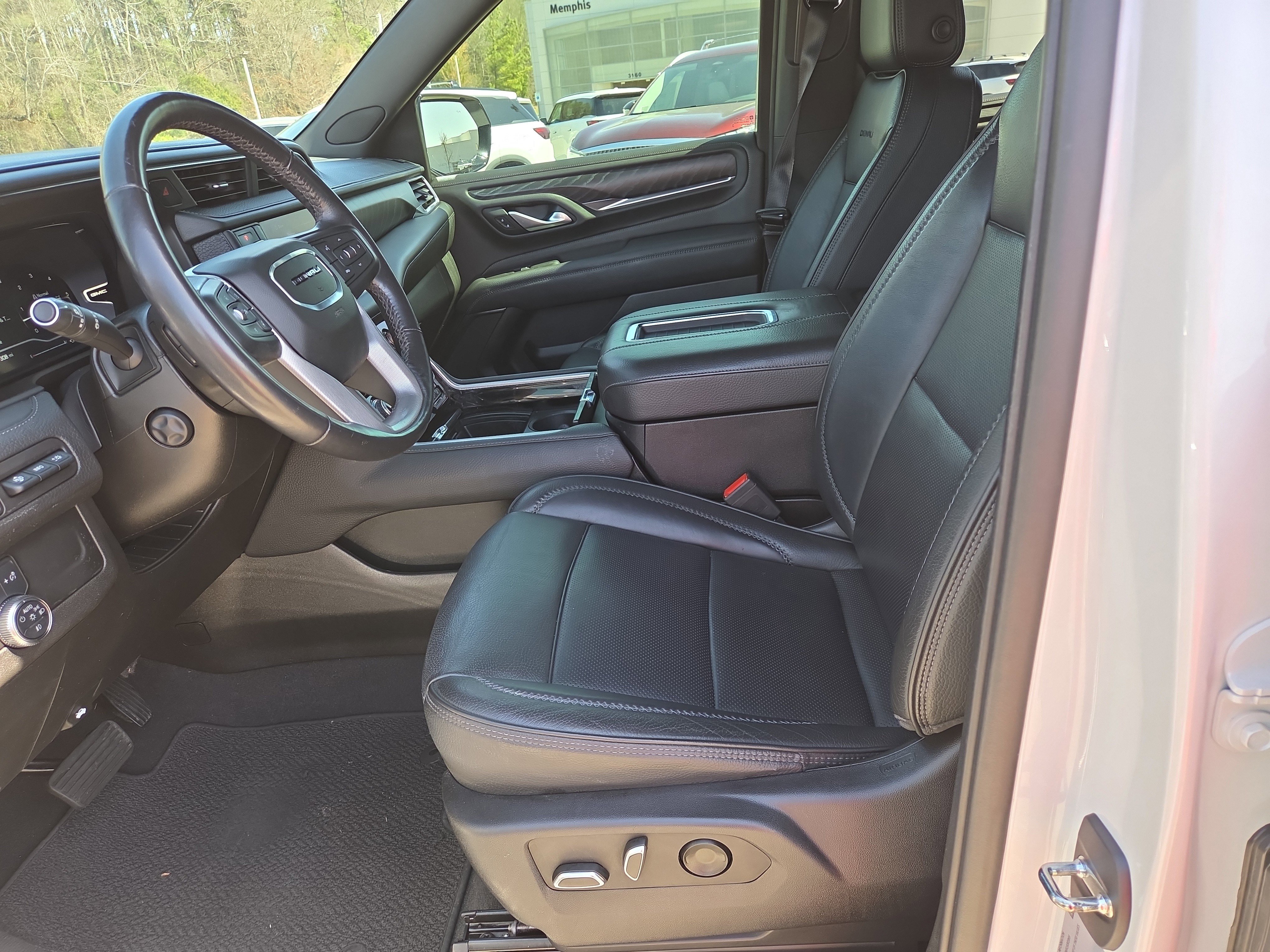 Used 2022 GMC Yukon Denali image 5