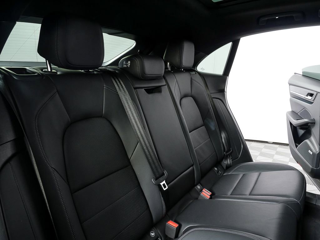 Certified 2025 Porsche Macan Electric image 23