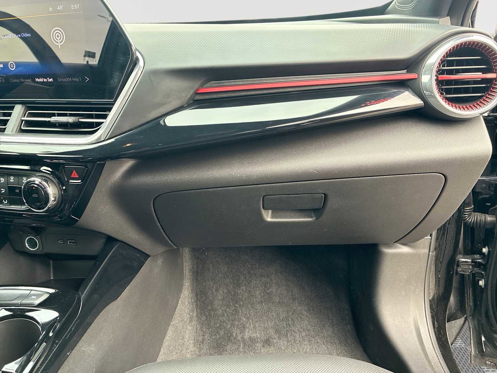 Used 2024 Chevrolet Trax RS w/ Driver Confidence Package image 28