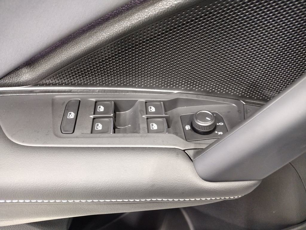 New 2026 Volkswagen Tiguan SE image 20