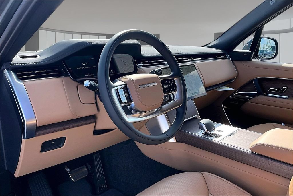 New 2026 Land Rover Range Rover Long Wheelbase SE AWD/4WD image 7