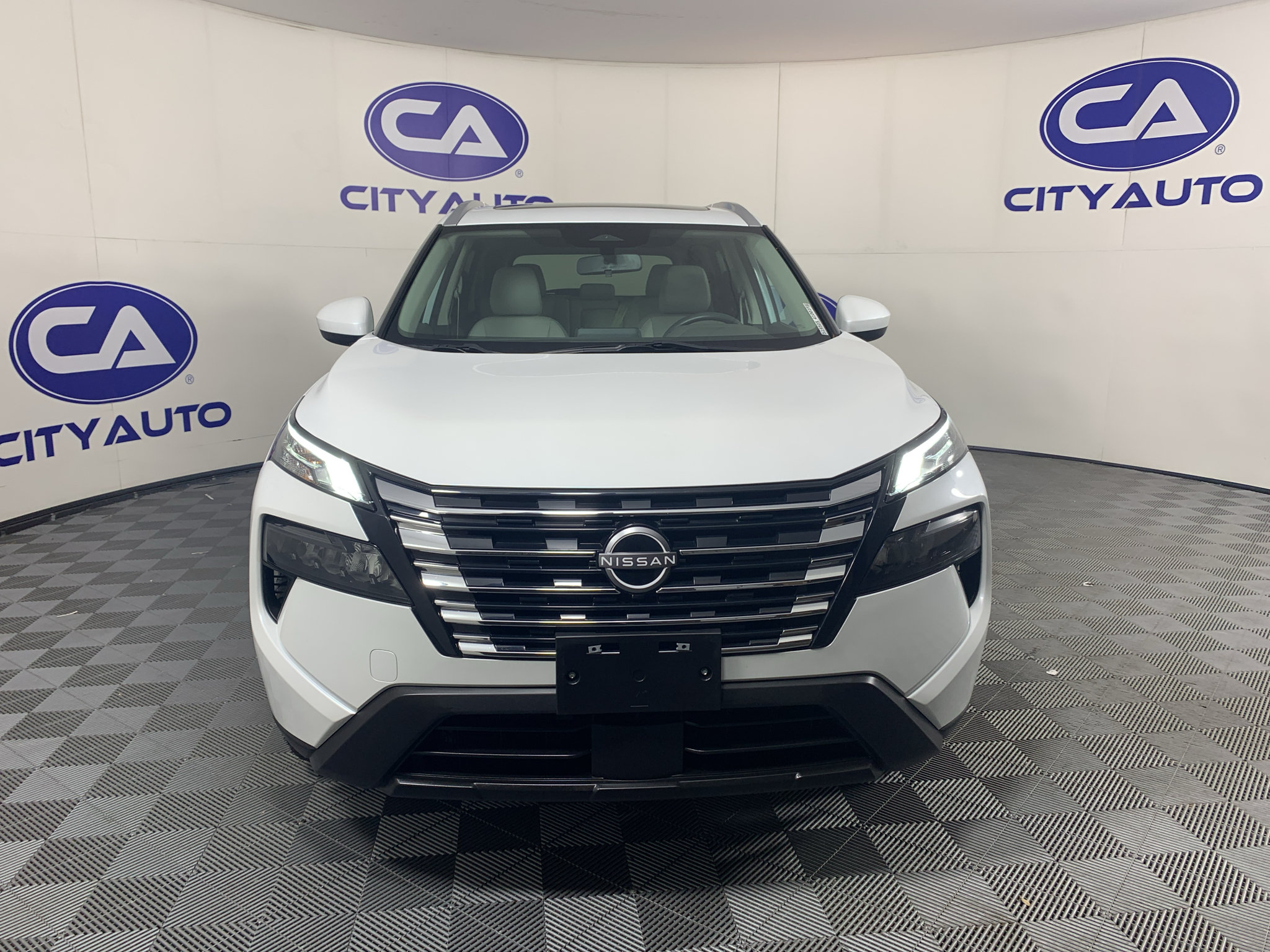 Used 2024 Nissan Rogue SV w/ SV Premium Package AWD/4WD image 9