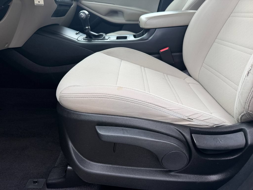 Used 2016 Kia Sorento FWD image 11