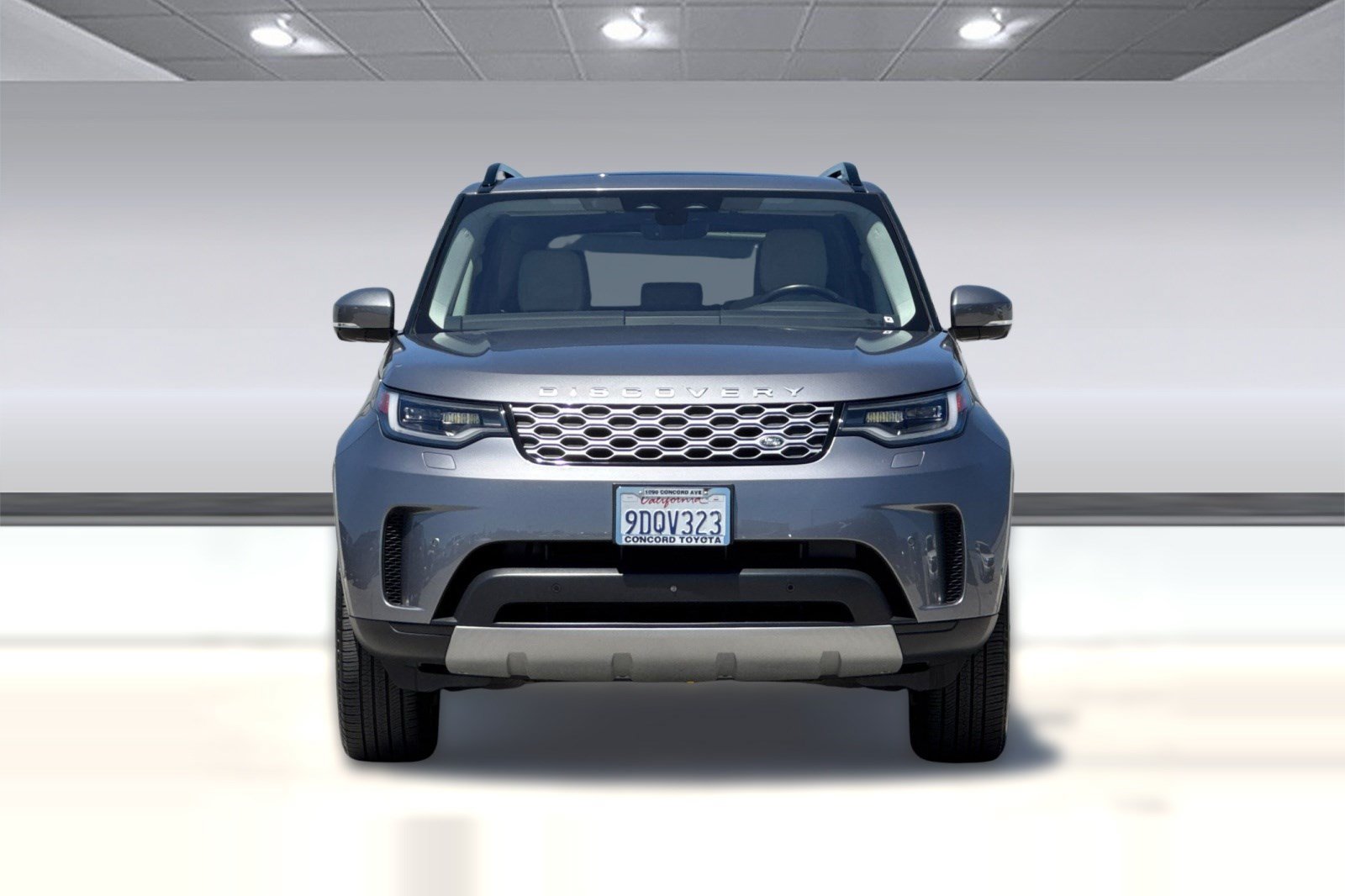 Used 2022 Land Rover Discovery S AWD/4WD image 6