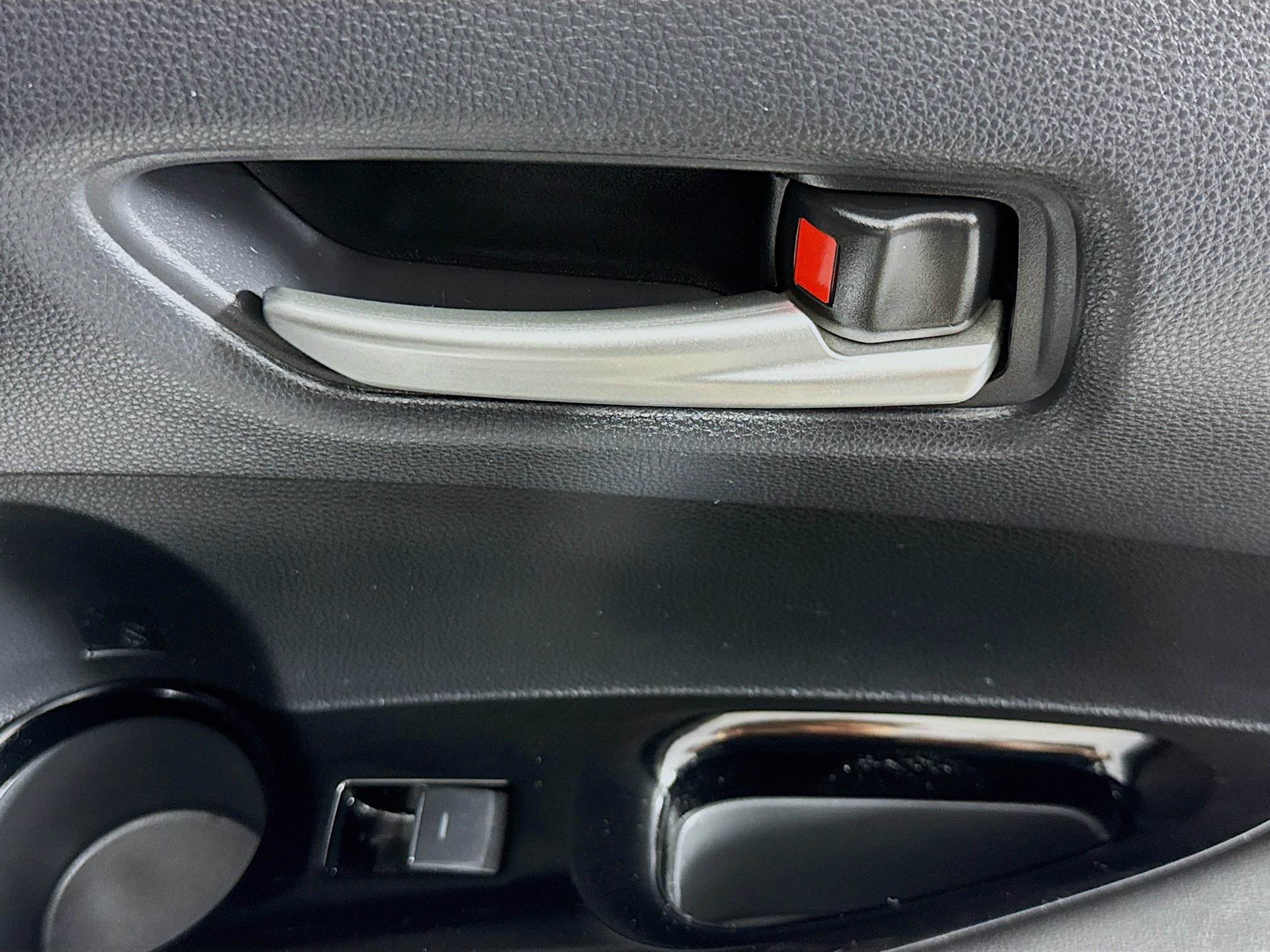 Used 2021 Toyota Corolla SE w/ Carpet Mat Package (TMS) FWD image 29