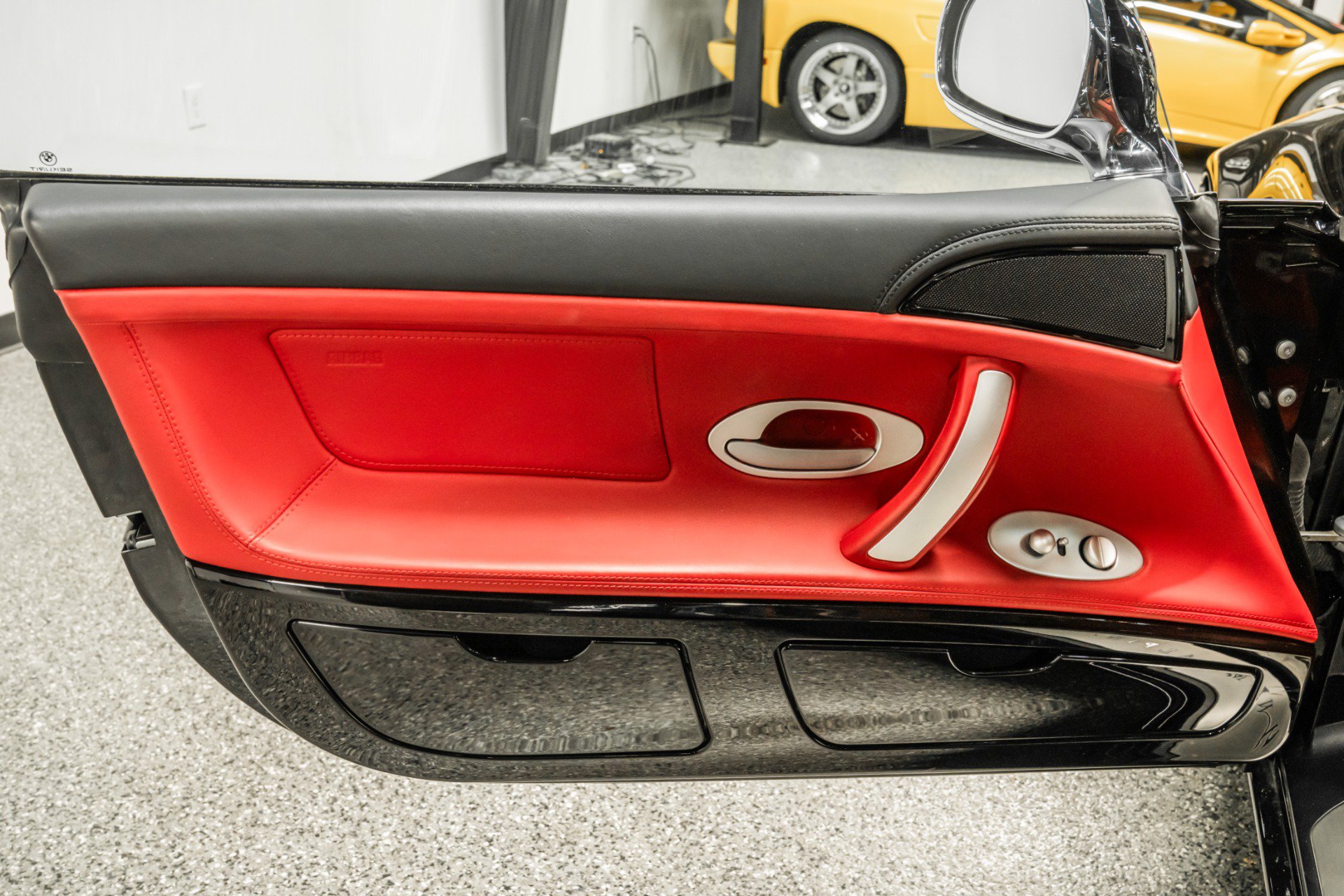 Used 2003 BMW Z8 RWD image 31