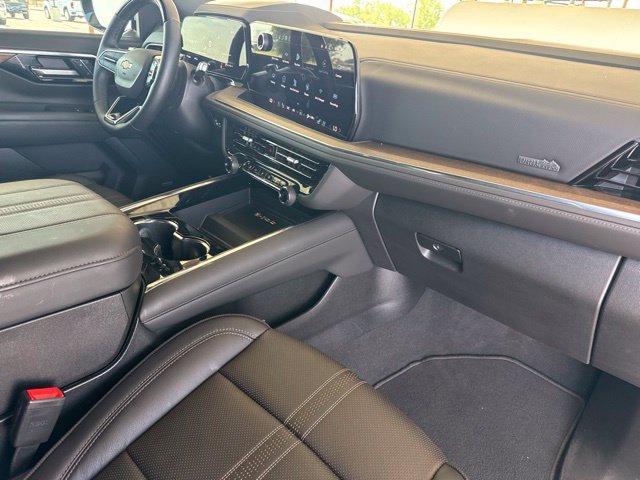 Used 2026 Chevrolet Tahoe High Country w/ Sun And Tow Package AWD/4WD image 12