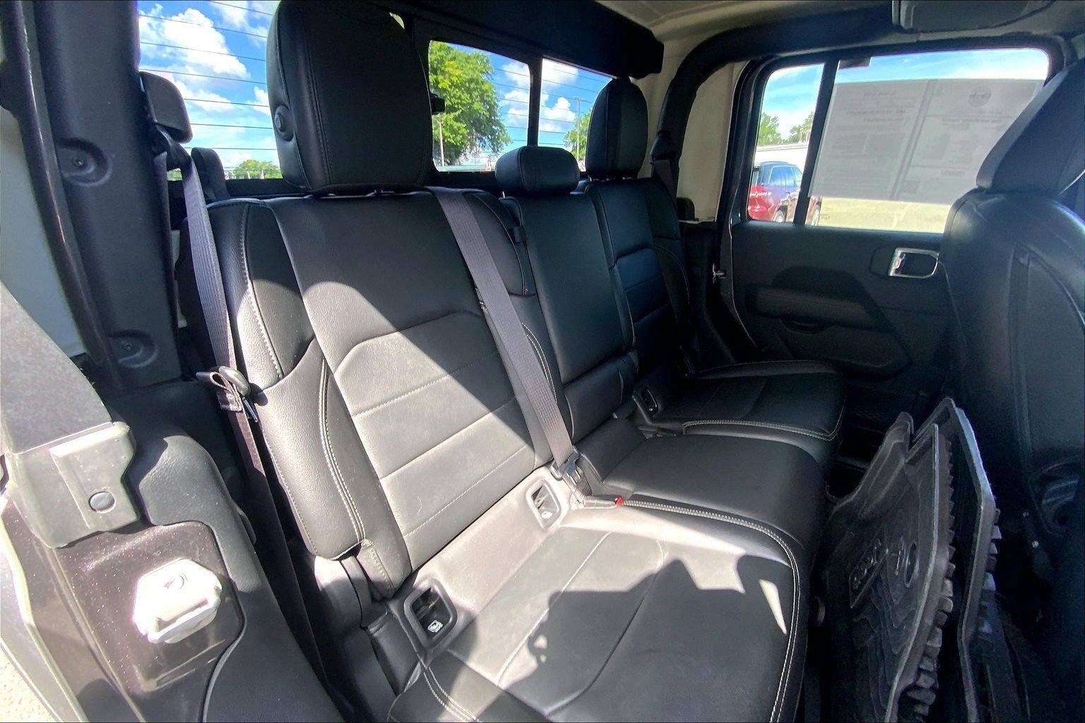 Used 2020 Jeep Gladiator Overland w/ Dual Top Group AWD/4WD image 19