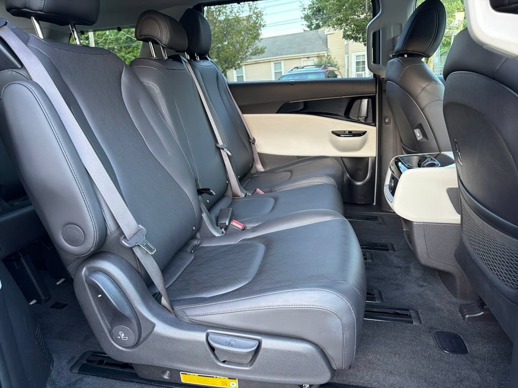Certified 2024 Kia Carnival EX FWD image 29